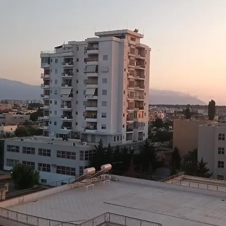 Izi فلورا
